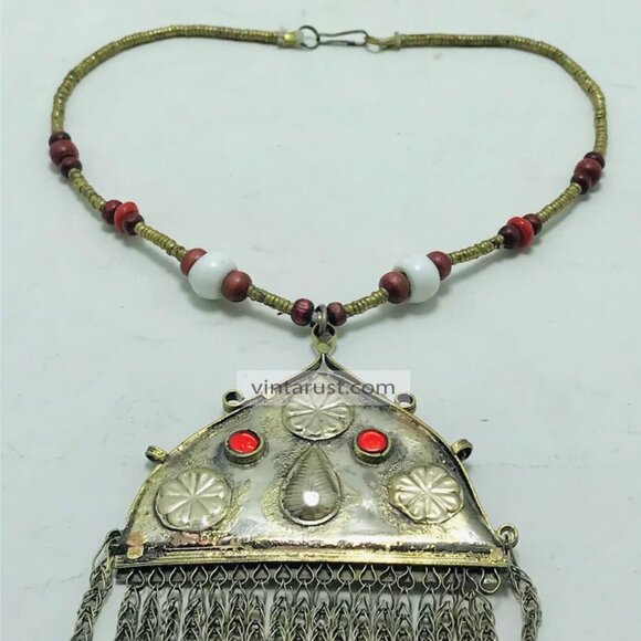 Wooden Beaded Chain Necklace With Dangling Vintage Pendant - Picture 5 of 11